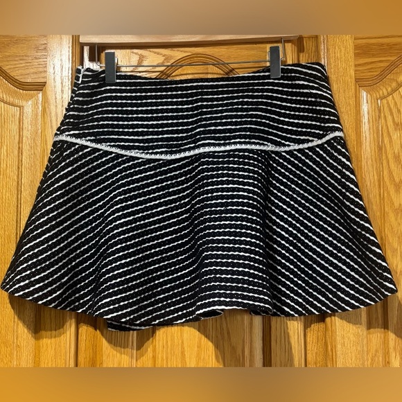 Free People Bento Black/White Woven Striped A Line Mini Skater Skirt Size 10 EUC - Picture 5 of 10